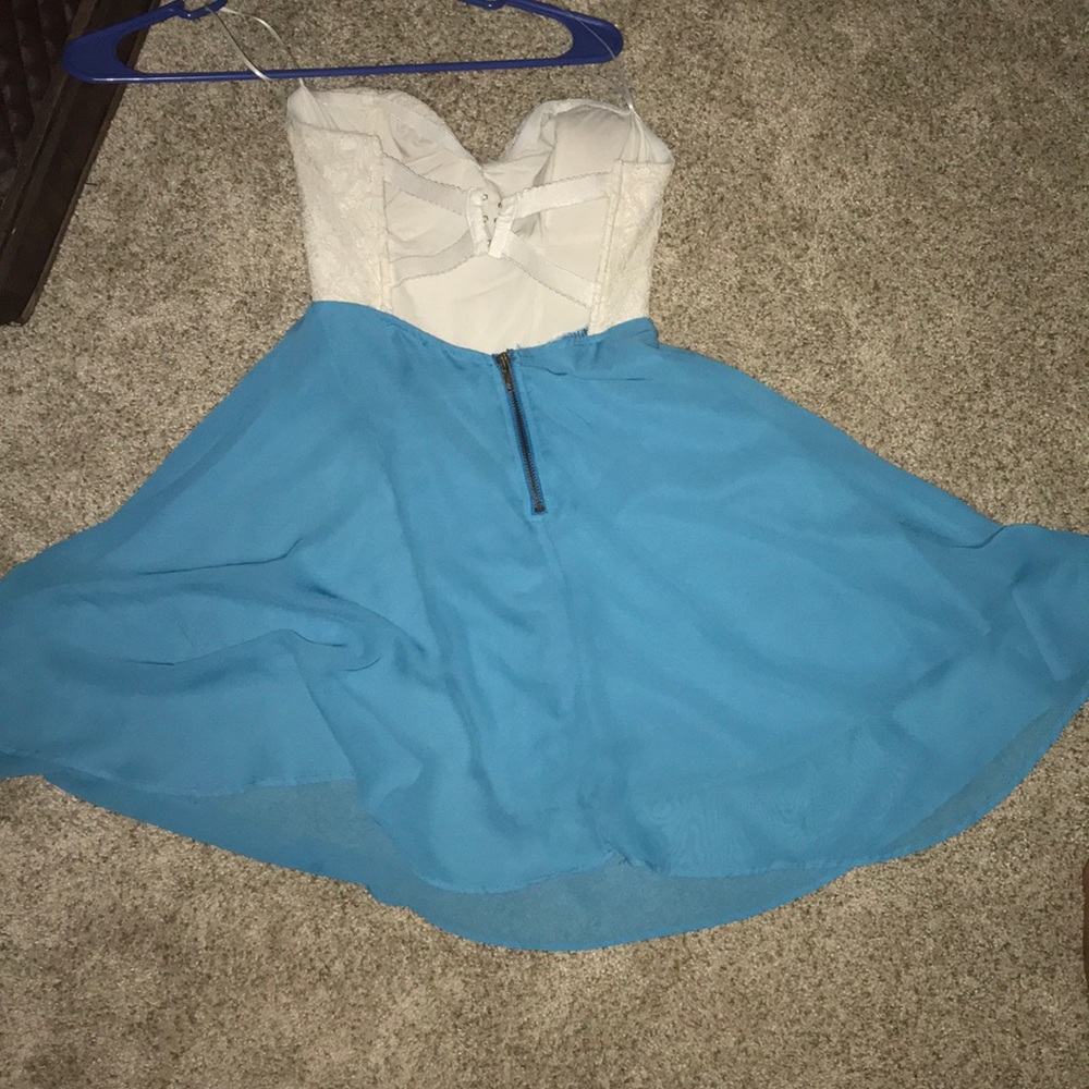 Sundress - Picture 2 of 4